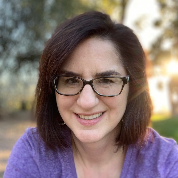 Meet your Posher, Maria - Picture 2 of 3